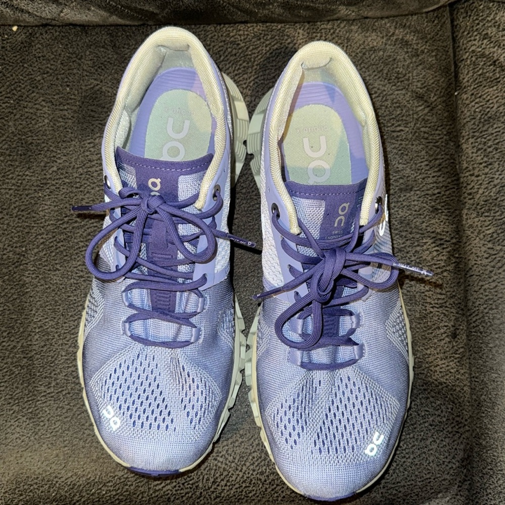 Women On cloud Sneakers